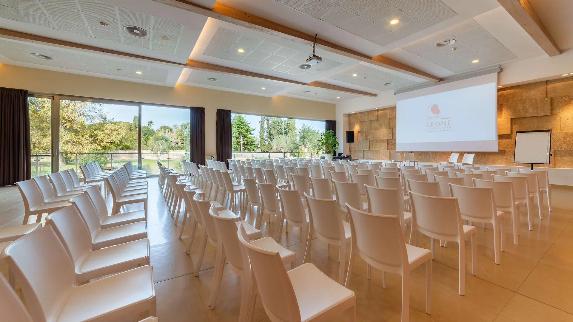 Best Western Plus Leone Di Messapia Hotel & Conference Lecce 4*,
